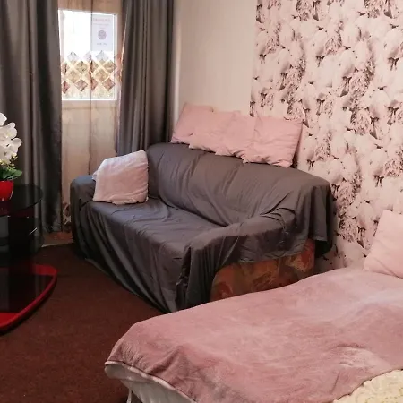 아파트 Pacsirta Apartman