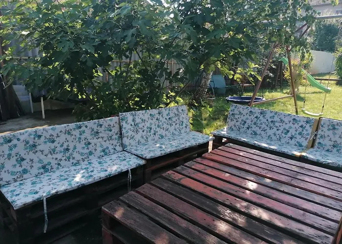 아파트 Pacsirta Apartman *